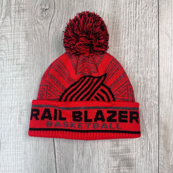NBA Portland Trail Blazers Cuffed Pom Acrylic Knit Beanie Hat Youth Red Black OS - Picture 1 of 5